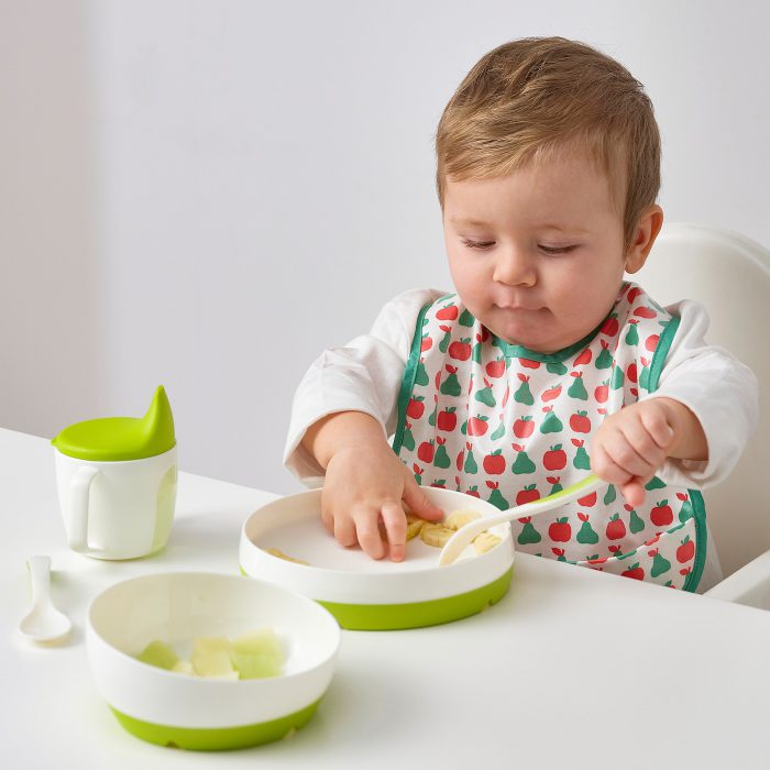 matvra bib fruit vegetables pattern green yellow 1048839 pe843932 s5 - پیش‌بند نوزاد ایکیا مدل MATVRÅ کد 404.269.25